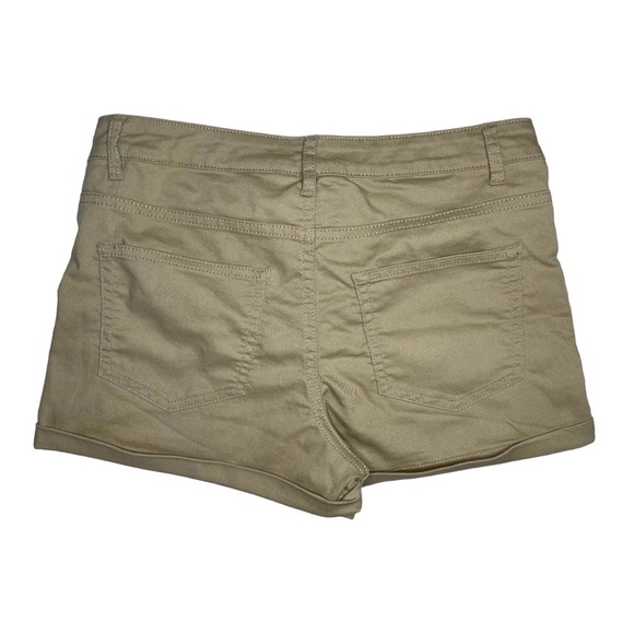 Tan shorts - Picture 3 of 8